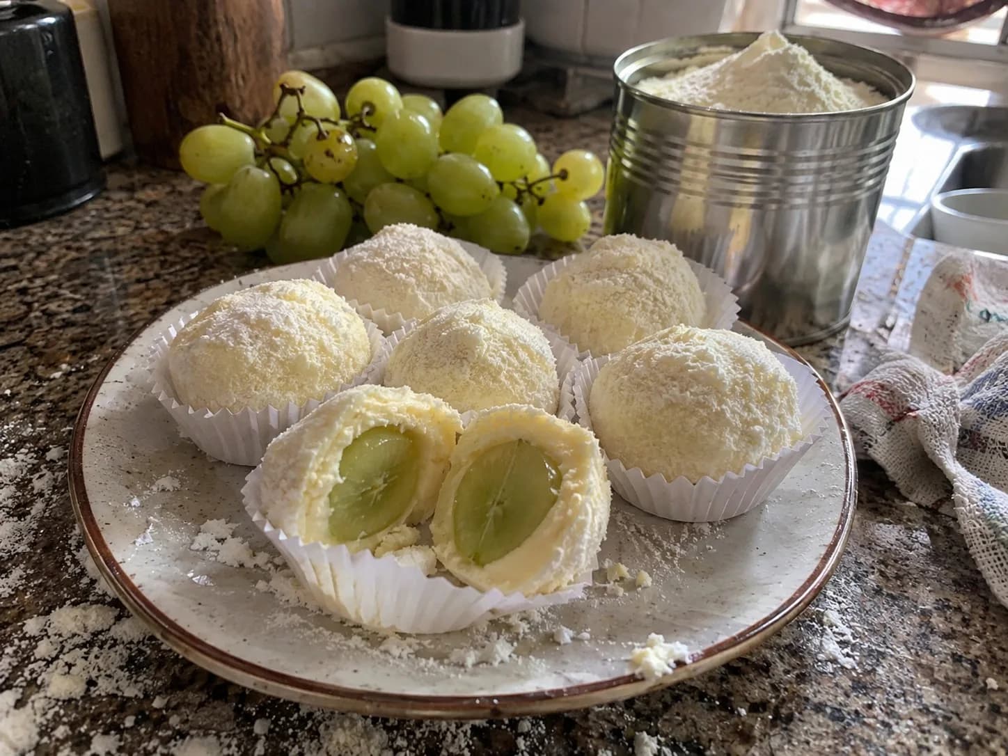 Bombom de Uva com Leite Ninho